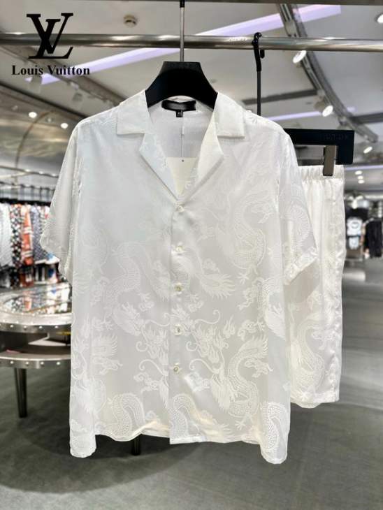 Picture of LV Shirt Pant Suits _SKULVM-3XL24cn18823074